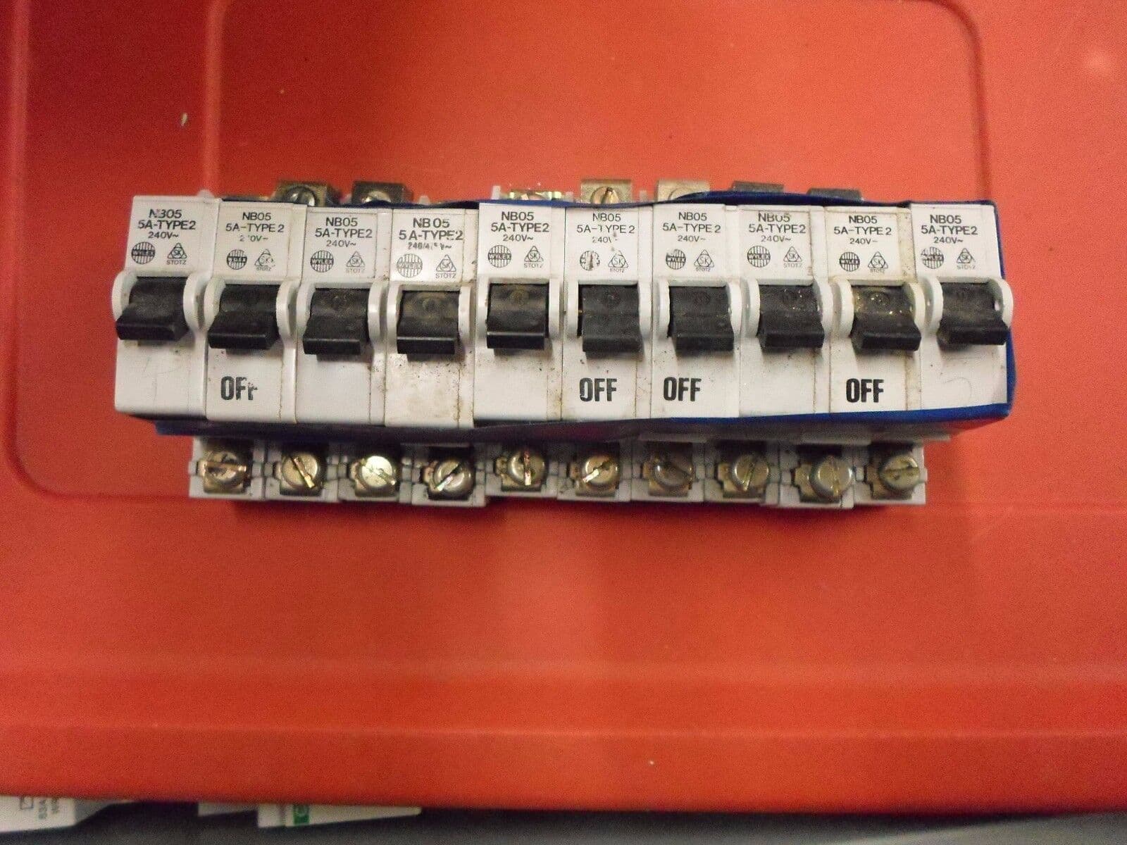 JOB LOT OF 10 X WYLEX NB05 5 AMP SINGLE POLE MCB CIRCUIT BREAKERS