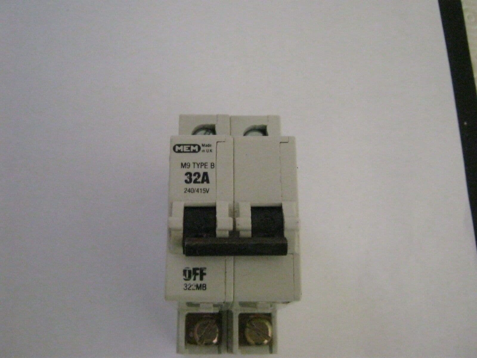 MEM M9 TYPE B 32A 240/415V 322MB MCBBS 3871