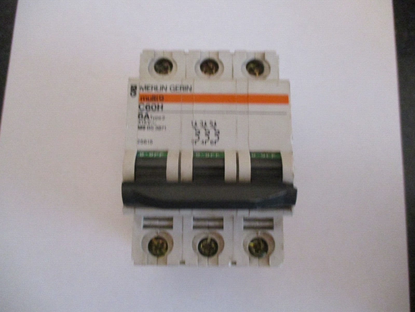 Merlin Amp MERLIN GERIN C60H 6 AMP TYPE 2 25615 TRIPLE POLE MCB CIRCUIT BREAKER