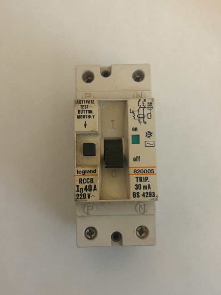 LEGRAND 25 AMP 30mA 820003 BS4293 MCCB CIRCUIT BREAKER
