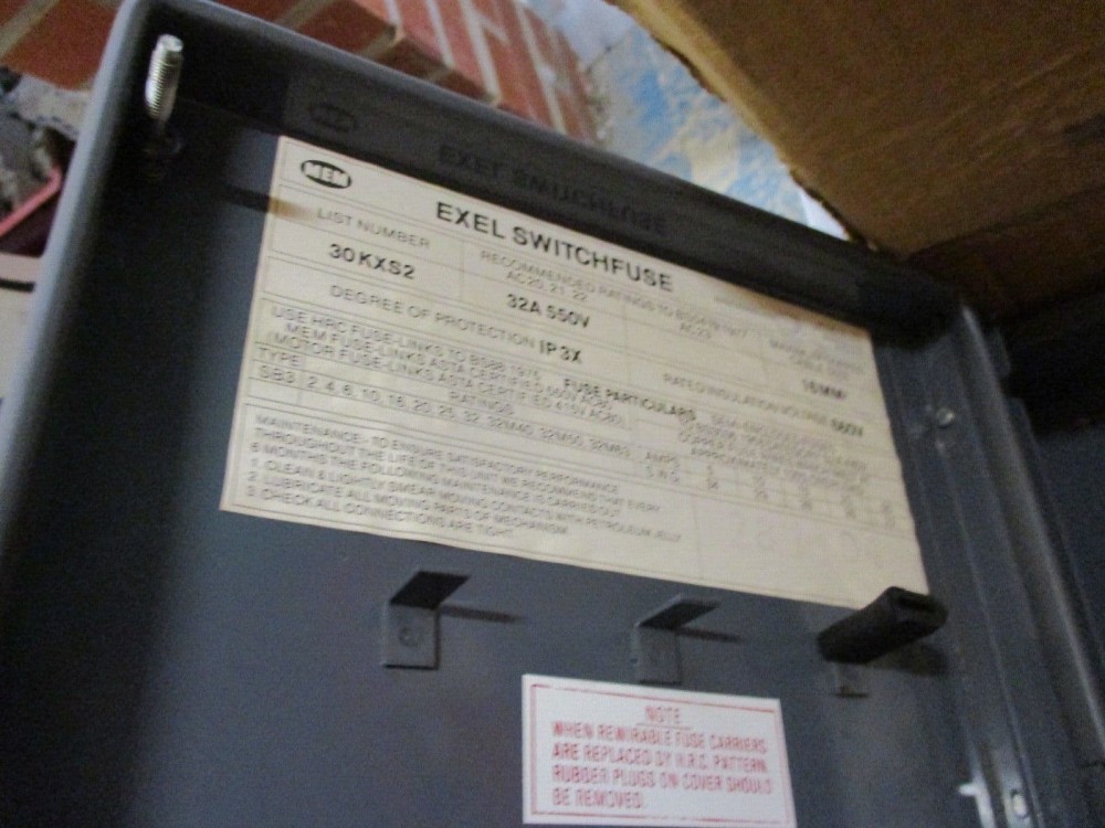 Old Mem Switch Computer MEM EXEL 32 AMP SPN SWITCH FUSE 30KXS2